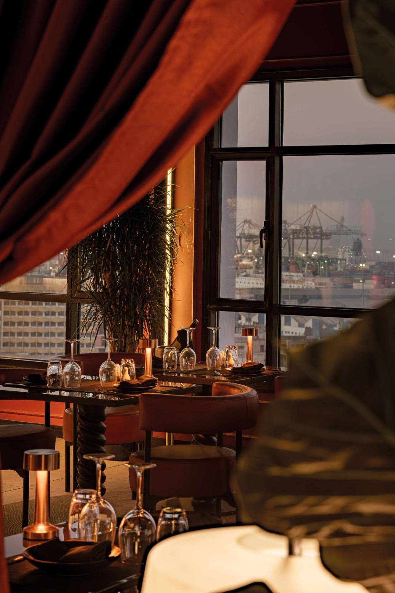 Radisson Blu Hotel Casablanca City Center Exterior photo The view from the bar