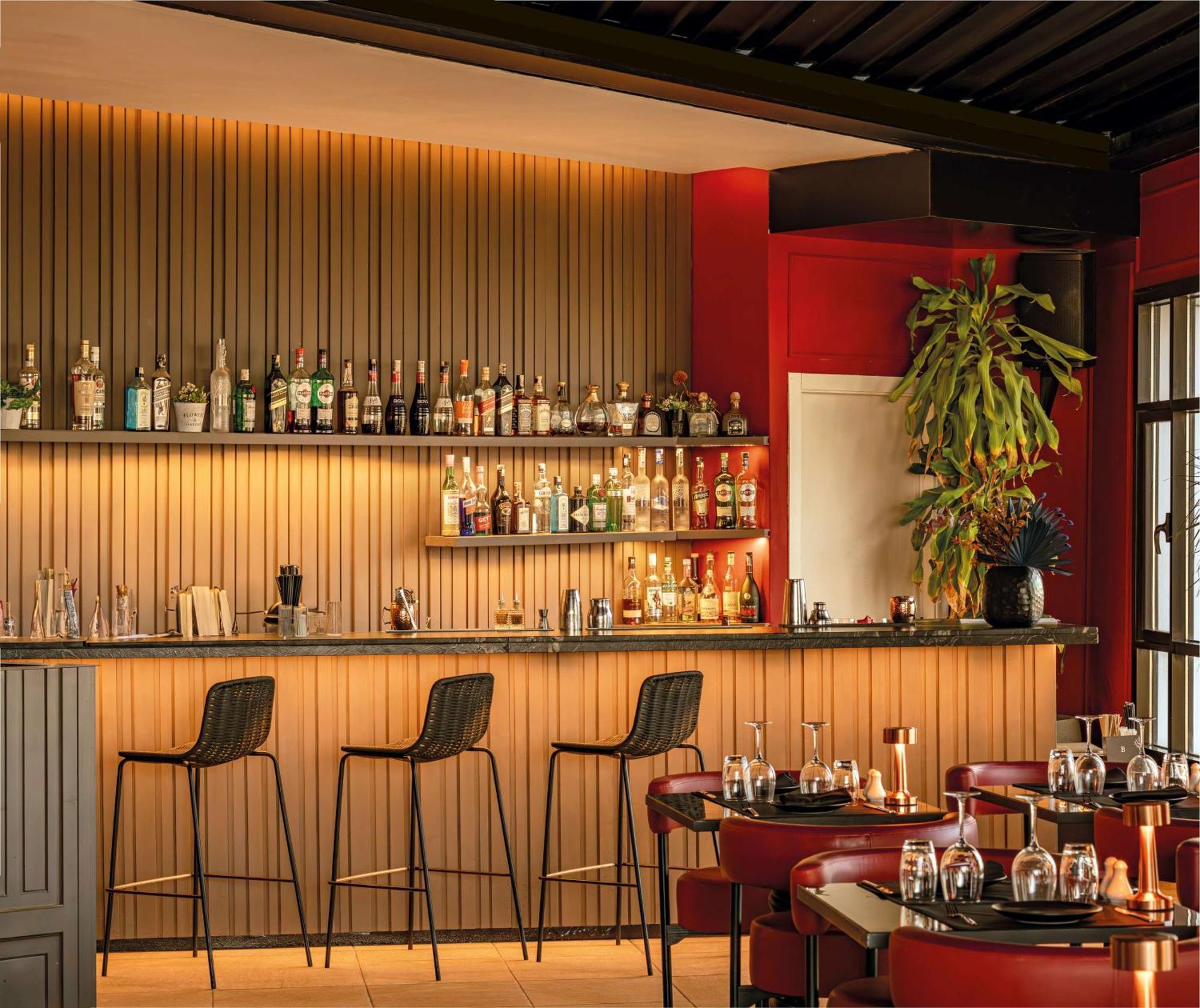 Radisson Blu Hotel Casablanca City Center Exterior photo The bar at the restaurant