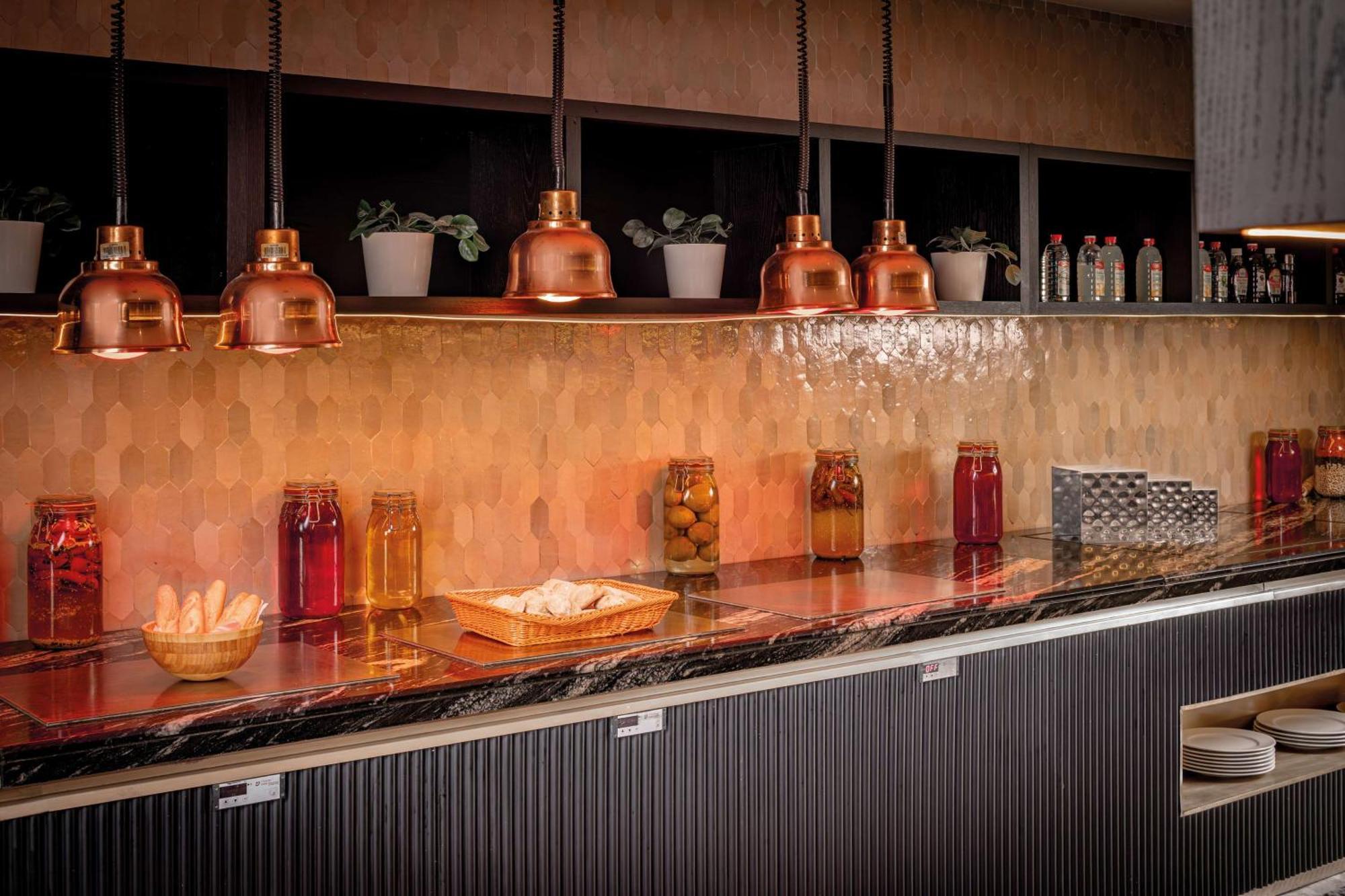 Radisson Blu Hotel Casablanca City Center Exterior photo A copper countertop